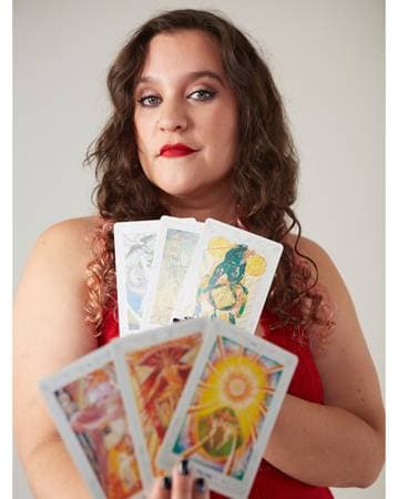 Isidora Urzúa - Tarotista