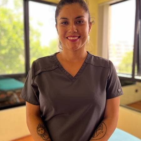 Osteópata Ximena Oyanedel Pérez - Osteópata