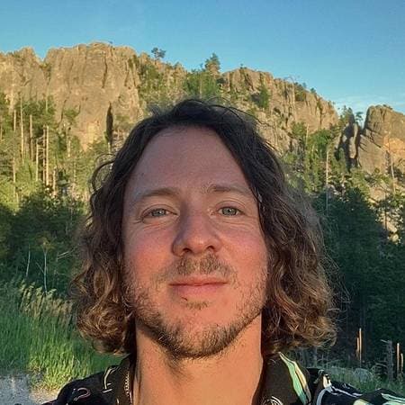 Santiago Valdivieso Ducci - Psicólogo Clínico. Facilitador de Terapia Experiencial con Estados No-Ordinarios de Conciencia.