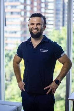 Quiropráctico Nicolás García - Quiropráctico y kinesiólogo