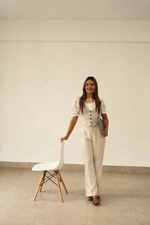 Dra. Anita Valdez - Abogada 