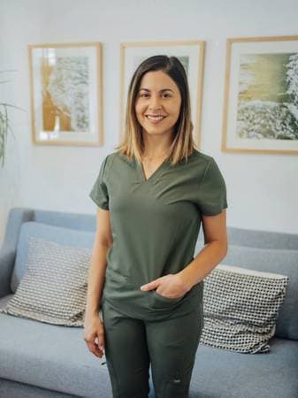 Kinesióloga Nicole Tapia - • Rehabilitación y Manejo del dolor •
• Entrenamiento físico y Reintegro deportivo • 