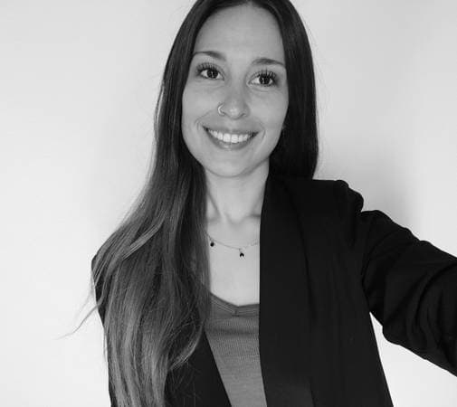 Camila Olivares Medina - Magíster en terapia sistémica familiar, de parejas e individual.