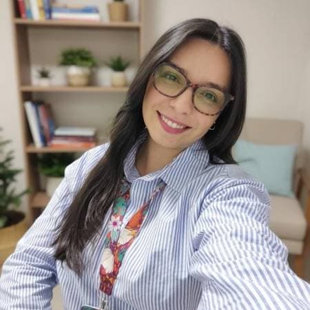 Camila Chacana Cuevas - Psicóloga Clínica adolescentes y adultos I Especialista en Terapia Sistémica y Desarrollo Organizacional