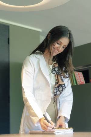 Isabel Lagos Villaseca - Gastroenterologia 