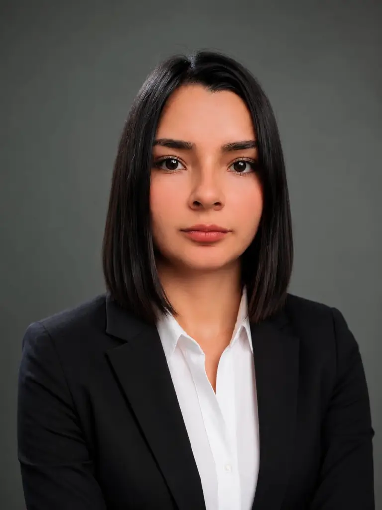 Angie Dominguez Neira - Abogada