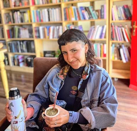 Valentina Valli Lauritano - Psicóloga especialista en apego ansioso y dependencia emocional.