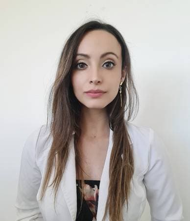 Dra. Fernanda Toledo - Psiquiatra 