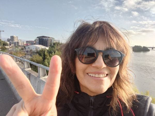 Sandra Bustamante Navarro - Psicóloga, Instructora de Yoga, Diplomada en Enfoque Holístico de la Enfermedad.