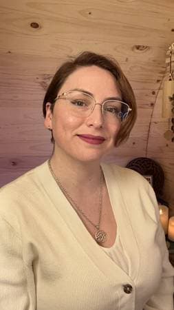 Soraya Fuenzalida @semillaintrospectiva.cl - 🌟 Canalizadora y Sanadora Integral 🦋✨ Sanación profunda para cuerpo, mente, emociones y espíritu. 🌟