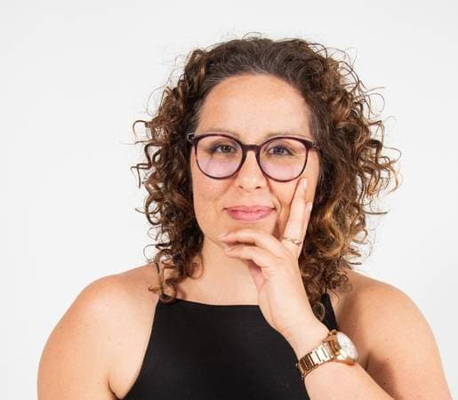 Clau Cuneo - Psicóloga PUCV y Coach Ejecutivo UAI