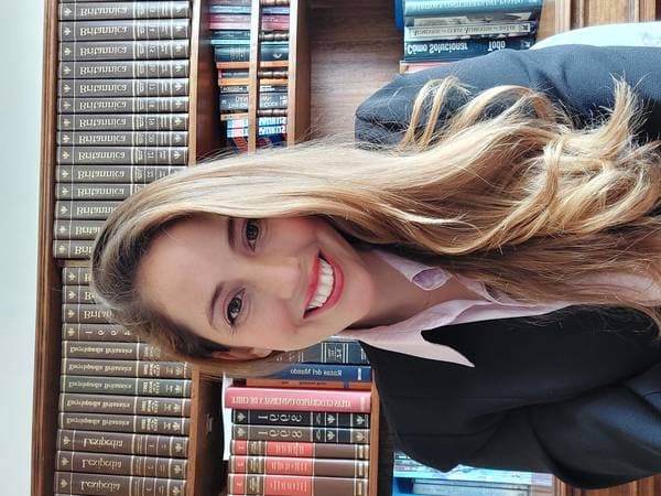 Abogada Ivonne Alarcón - Abogada Colegiada