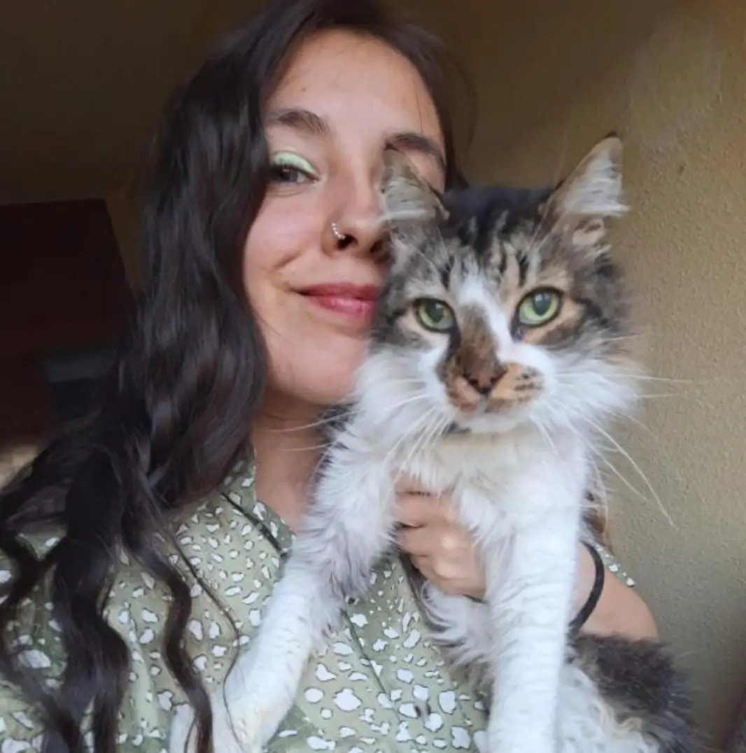 Dra. Belén Solís ❀ Cuidando el Dolor - Médico Veterinaria (Universidad Mayor, Temuco) | Magíster en Medicina de Pequeños Animales (Universidad de Murcia, España)| Certificada en Manejo del Dolor (WSAVA) | Diplomada Anestesia y Cuidados Intensivos (Hospital Veterinario de Santiago) | Cursando Diplomado Internacional en Fisiatría de Pequeños Animales (I.C.P Córdoba, Argentina)