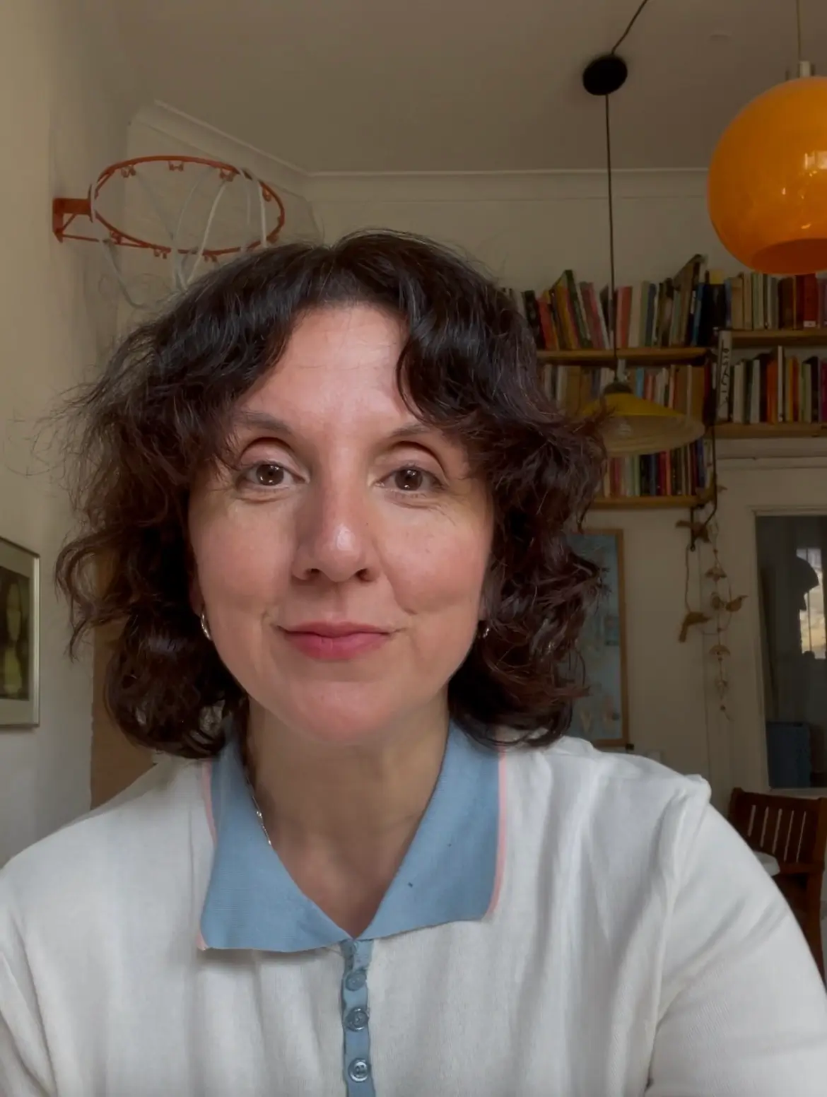 Valentina Vallejos - Tarot, terapias complementarias y canalización.