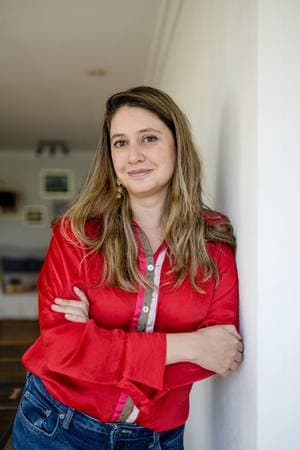 Alejandra Arze - Especialista en TDAH en adultos | Acompaño a profesionales a reconectarse con su foco, confianza y bienestar