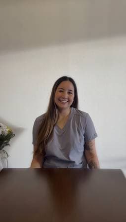 Natalia Bustos - Médico Veterinaria