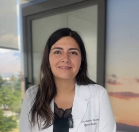 Dra Nicole Cornejo - Ginecología