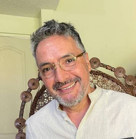 Carlos Madariaga B. - Psicólogo (Especialidad Clínico)