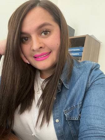 Karinna Cofré Campos - Psicóloga Clínica, Diplomado Salud Mental y Psiquiatría, Diplomado Terapia Adulto, Diplomado Promoción de una Convivencia libre de violencia, Magíster en Psicología Clínica (EC)
