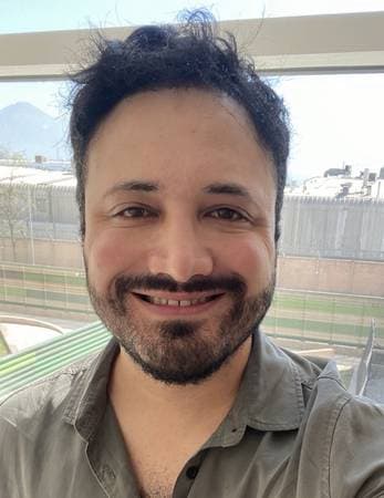 Dr. Felipe Guevara Charpentier - Médico Psiquiatra