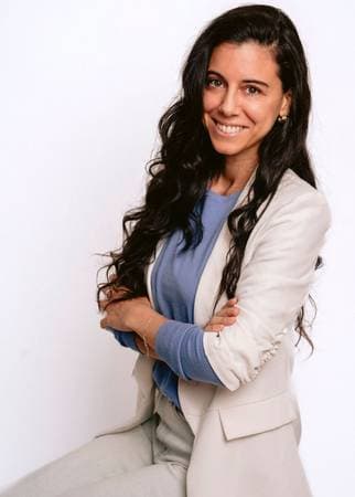Ainhoa Ferreira - Nutrición en Balance - Magister en Nutrición y Metabolismo, nutrición integral, estrategias de psiconutrición y mindfuleating, manejo metabólico y hormonal, énfasis en microbiota, alimentación vegetariana y para omnívoros